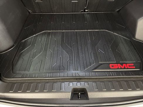 Used 2023 GMC Terrain Denali w/ Denali Premium Package image 7