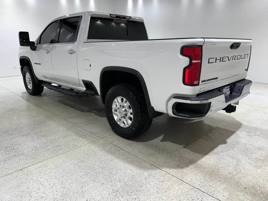 Used 2024 Chevrolet Silverado 2500 LTZ w/ LTZ Convenience Package AWD/4WD image 3