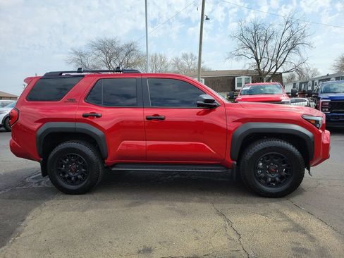 Used 2025 Toyota 4Runner TRD Off-Road Premium image 3