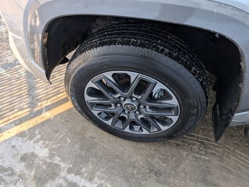 Used 2024 Toyota Tundra Limited image 9