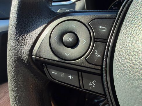 Used 2021 Toyota RAV4 XLE AWD/4WD image 16