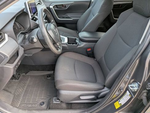 Used 2025 Toyota RAV4 LE AWD/4WD image 15