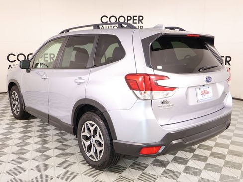 Used 2022 Subaru Forester Premium AWD/4WD image 23