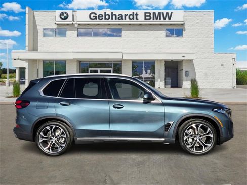 New 2026 BMW X5 xDrive50e w/ Premium Package image 4