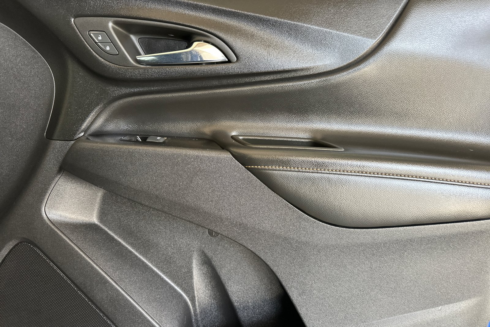 Used 2023 Chevrolet Equinox Premier AWD/4WD image 19