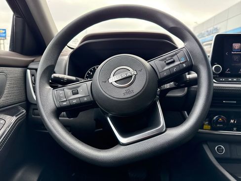 Used 2023 Nissan Rogue SV image 18