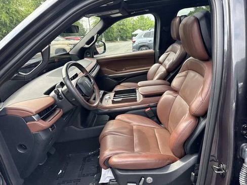 Used 2025 Lincoln Navigator L Reserve AWD/4WD image 14
