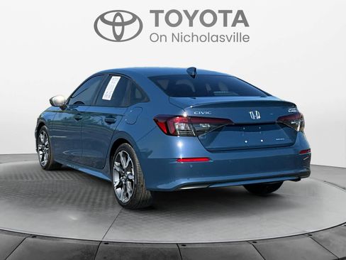 Used 2025 Honda Civic Sport Touring image 4