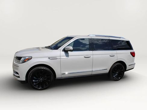 Used 2021 Lincoln Navigator Reserve AWD/4WD image 5