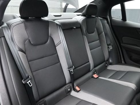 Used 2024 Volvo S60 B5 Plus w/ Climate Package FWD image 29