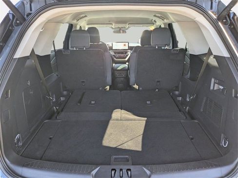 Used 2025 Ford Explorer Active image 12