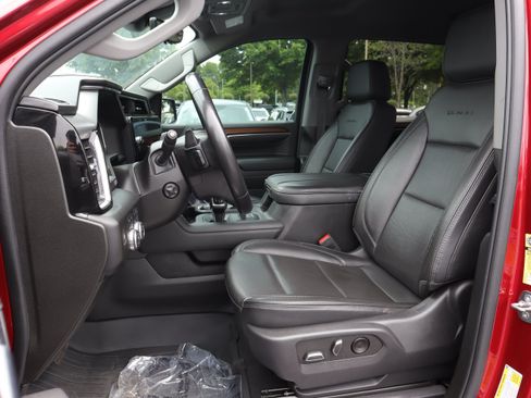 Used 2023 GMC Sierra 1500 Denali w/ Technology Package AWD/4WD image 8