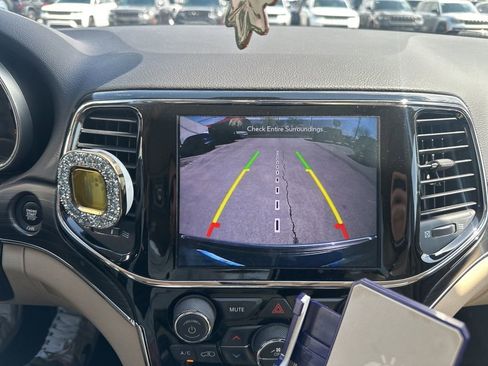 Used 2020 Jeep Grand Cherokee Limited w/ Premium Lighting Group image 8