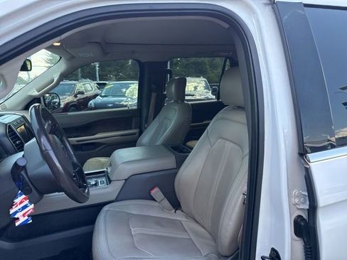 Used 2018 Ford Expedition Limited w/ Equipment Group 301A AWD/4WD image 15