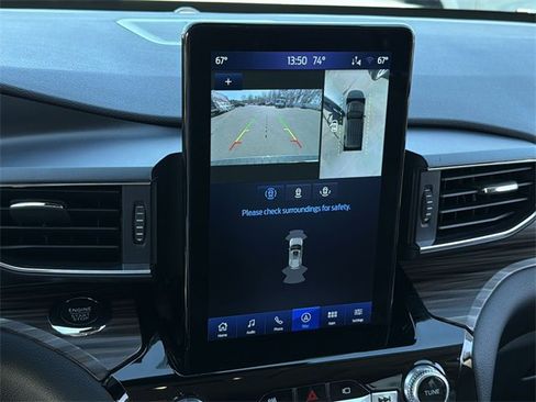 Used 2022 Ford Explorer Limited w/ Limited Technology Package image 27