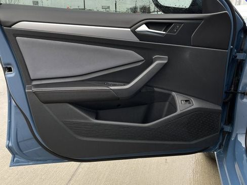 New 2026 Volkswagen Jetta SE image 9