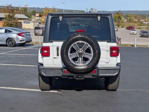 Used 2021 Jeep Wrangler Unlimited Sahara image 8