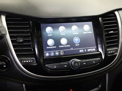 Used 2019 Chevrolet Trax LT w/ LT Convenience Package image 19