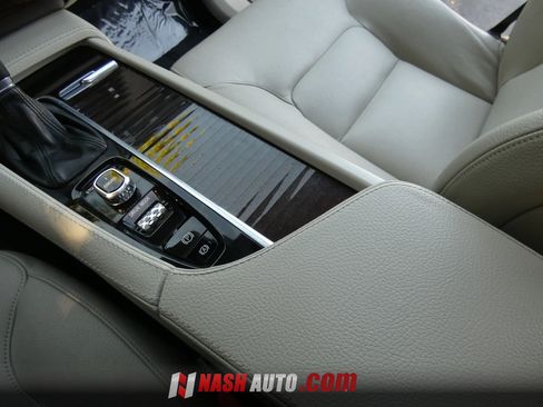 Used 2016 Volvo XC90 T6 Momentum w/ Momentum Plus Package AWD/4WD image 65