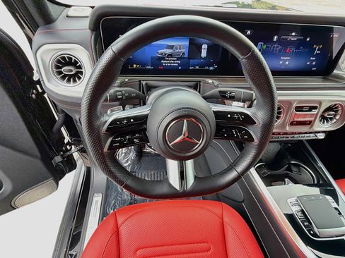 Used 2025 Mercedes-Benz G 550 image 39
