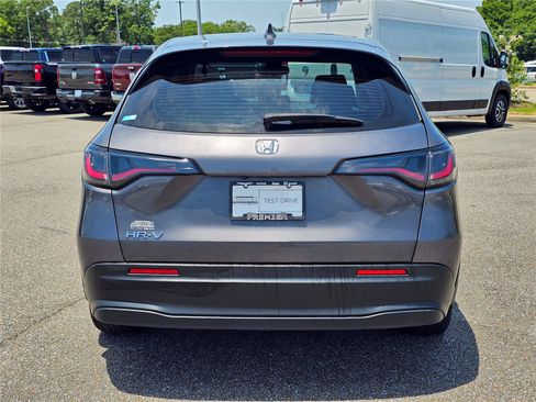 Used 2025 Honda HR-V LX image 10