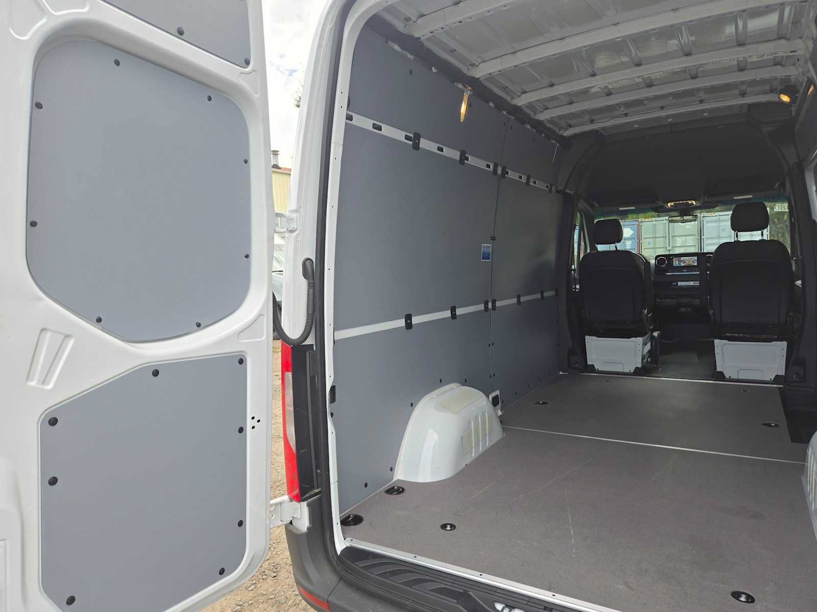 Used 2026 Mercedes-Benz Sprinter 2500 image 17