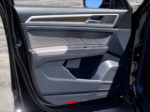 Certified 2022 Volkswagen Atlas SE w/ Panoramic Sunroof Package FWD image 22