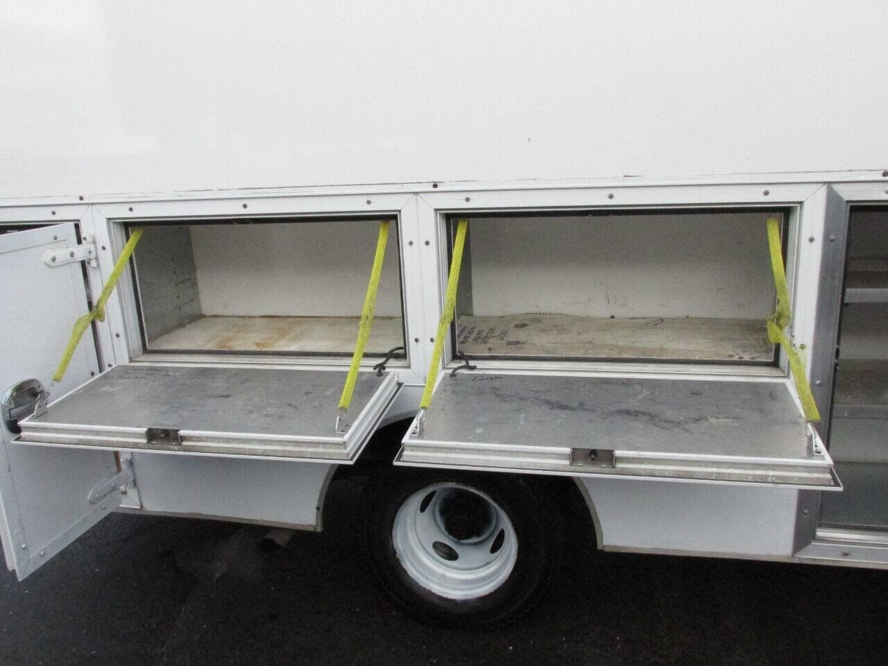 Used 2012 Ford E-350 and Econoline 350 Super Duty w/ PWR Locks & Windows Group RWD image 11