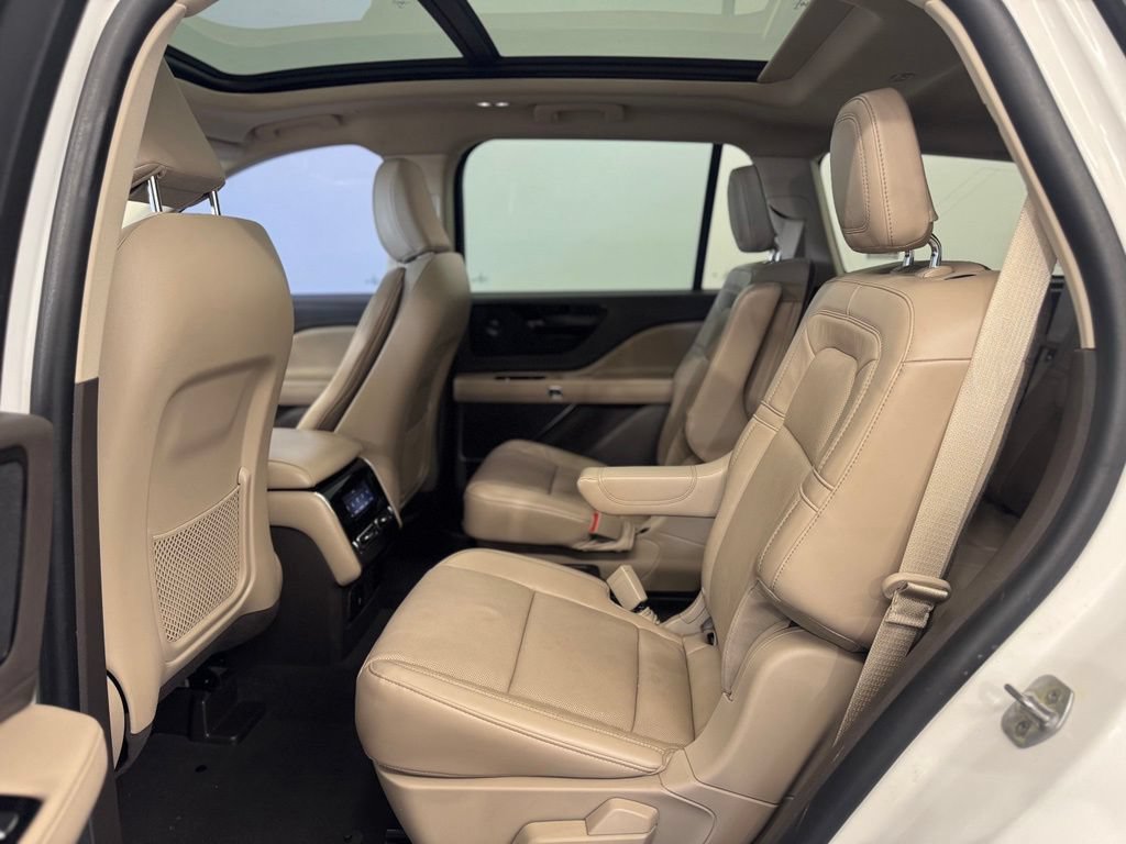 Used 2022 Lincoln Aviator Reserve w/ Elements Package Plus AWD/4WD image 9