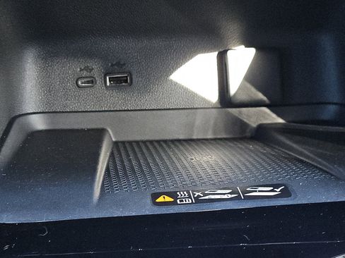 New 2026 Chevrolet Traverse LT image 17