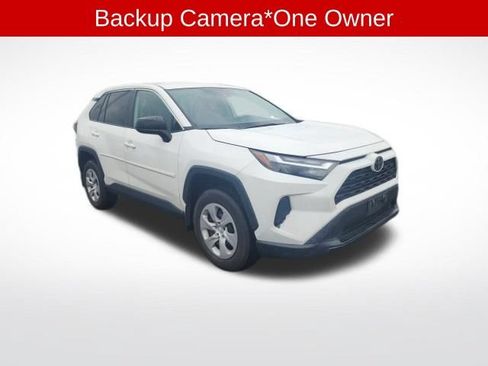 Used 2024 Toyota RAV4 LE AWD/4WD image 3