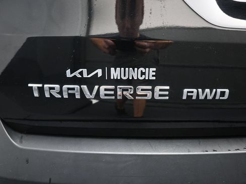 Used 2020 Chevrolet Traverse LS w/ LPO, Floor Liner Package AWD/4WD image 10