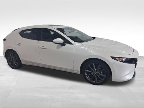 Used 2024 MAZDA MAZDA3 s FWD image 3