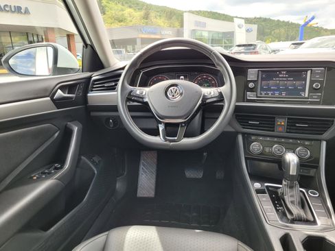 Used 2021 Volkswagen Jetta R-Line FWD image 16