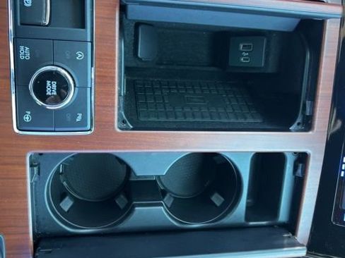 Used 2021 Lincoln Navigator 2WD image 21