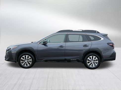 Used 2025 Subaru Outback Premium image 4