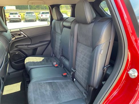 Used 2025 Mitsubishi Outlander SE AWD/4WD image 27