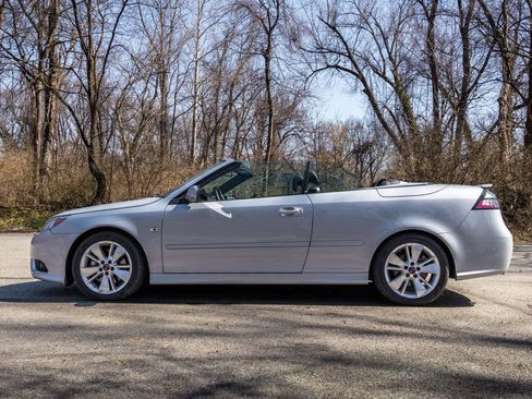 Used 2010 Saab 9-3 Aero w/ Aero Premium Package image 29