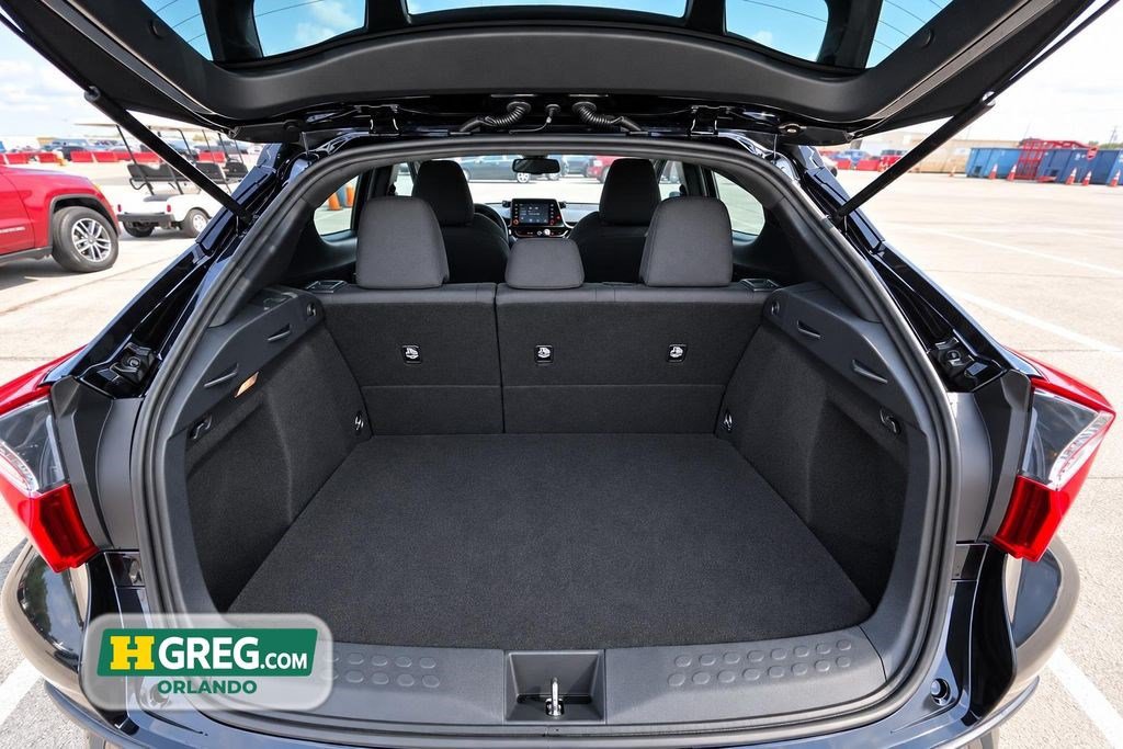 Used 2019 Toyota C-HR LE FWD image 18
