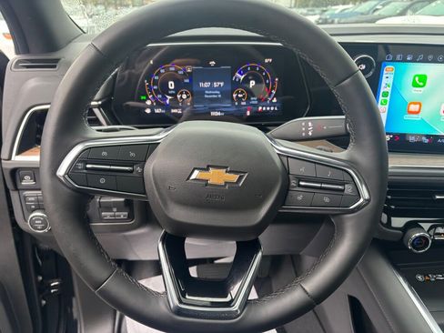 Used 2025 Chevrolet Suburban High Country image 20