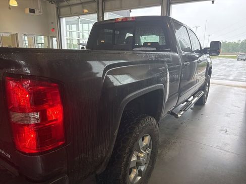 Used 2016 GMC Sierra 2500 SLE w/ SLE Preferred Package AWD/4WD image 6