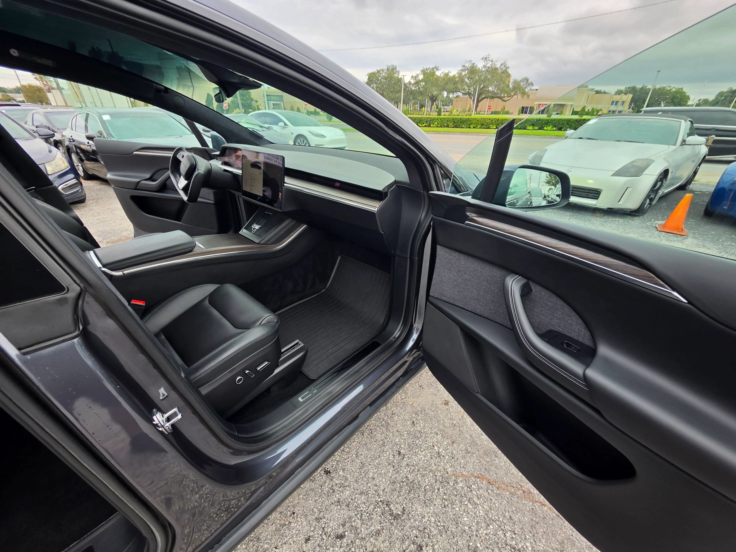 Used 2022 Tesla Model X AWD/4WD image 17