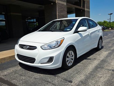 Used 2015 Hyundai Accent GLS FWD image 3