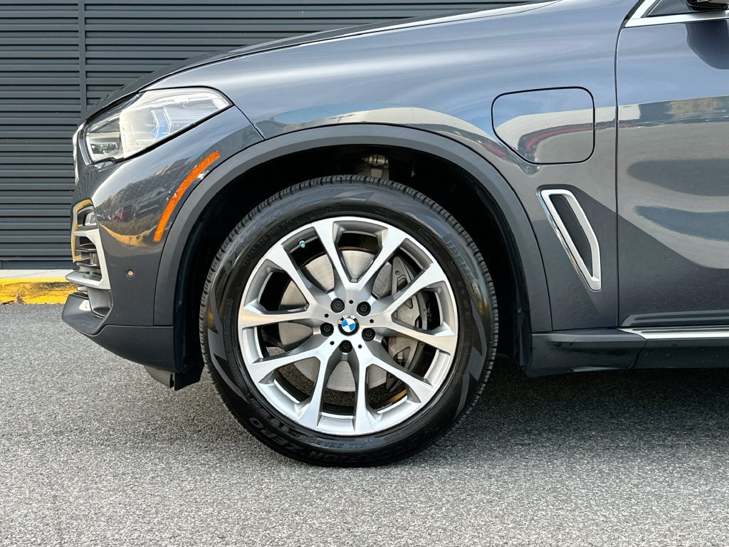 Used 2021 BMW X5 xDrive45e w/ Executive Package 2 AWD/4WD image 33