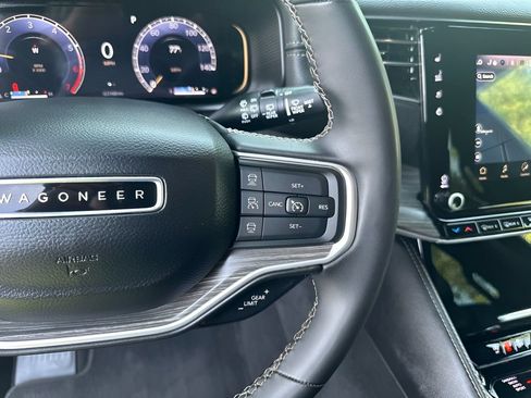 Used 2024 Jeep Wagoneer Series III AWD/4WD image 19