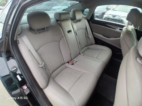 Used 2018 Genesis G80 3.8 RWD image 15