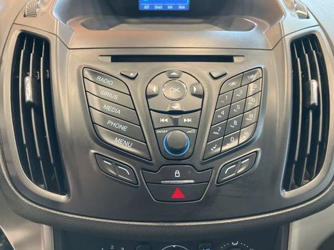 Used 2015 Ford Escape SE image 18