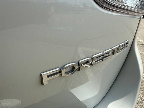 Used 2023 Subaru Forester Premium AWD/4WD image 10