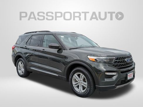 Used 2021 Ford Explorer XLT w/ Equipment Group 202A AWD/4WD image 12