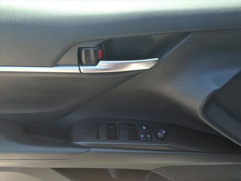 Used 2022 Toyota Camry LE image 14